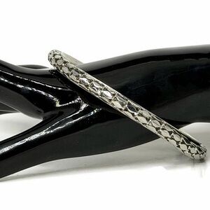 Chic Silver Textured Bracelet